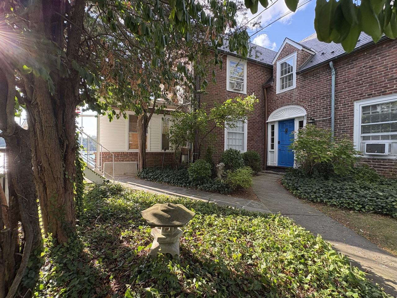 700 Steamboat Road - Photo 5 of 28