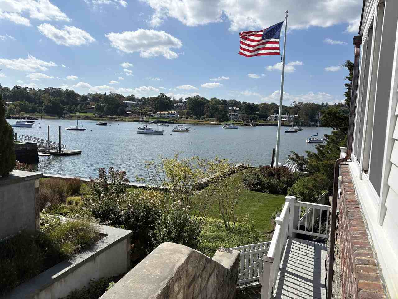 700 Steamboat Road - Photo 6 of 28