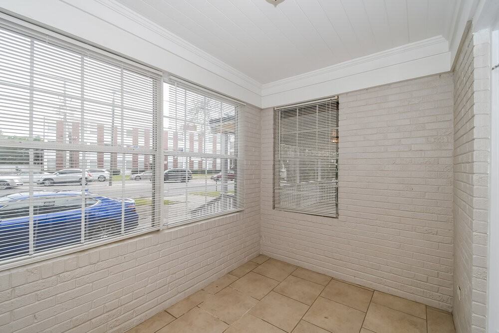 6514 N Pearl St - Photo 7 of 16