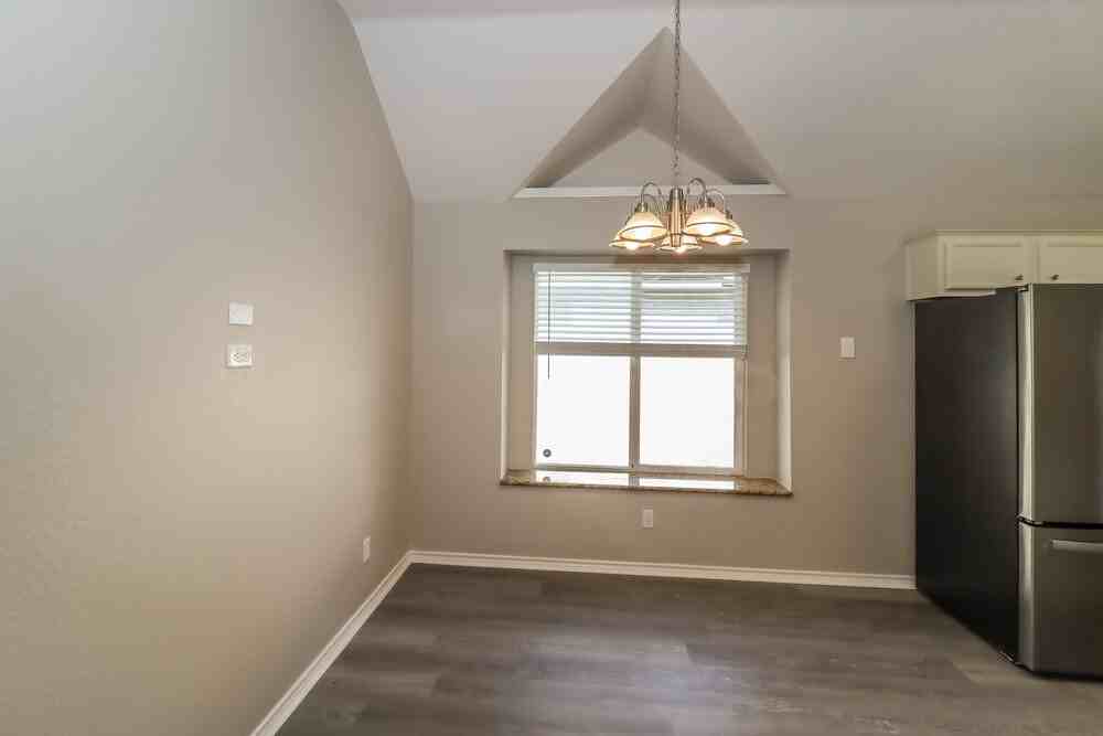 1508 Cindy Ct - Photo 6 of 16