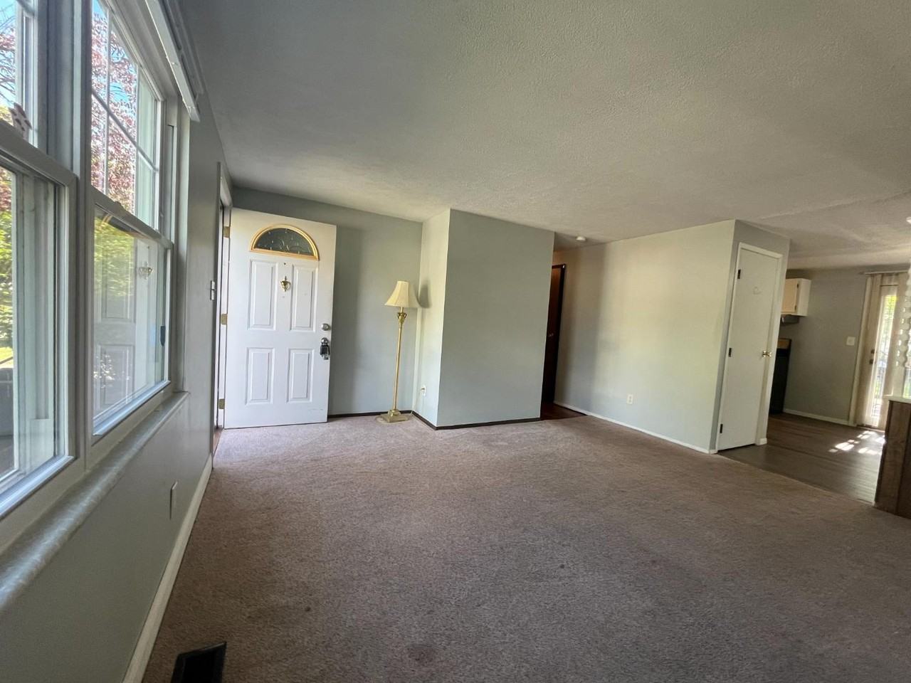 1413 Cardwell Square South - Photo 3 of 20