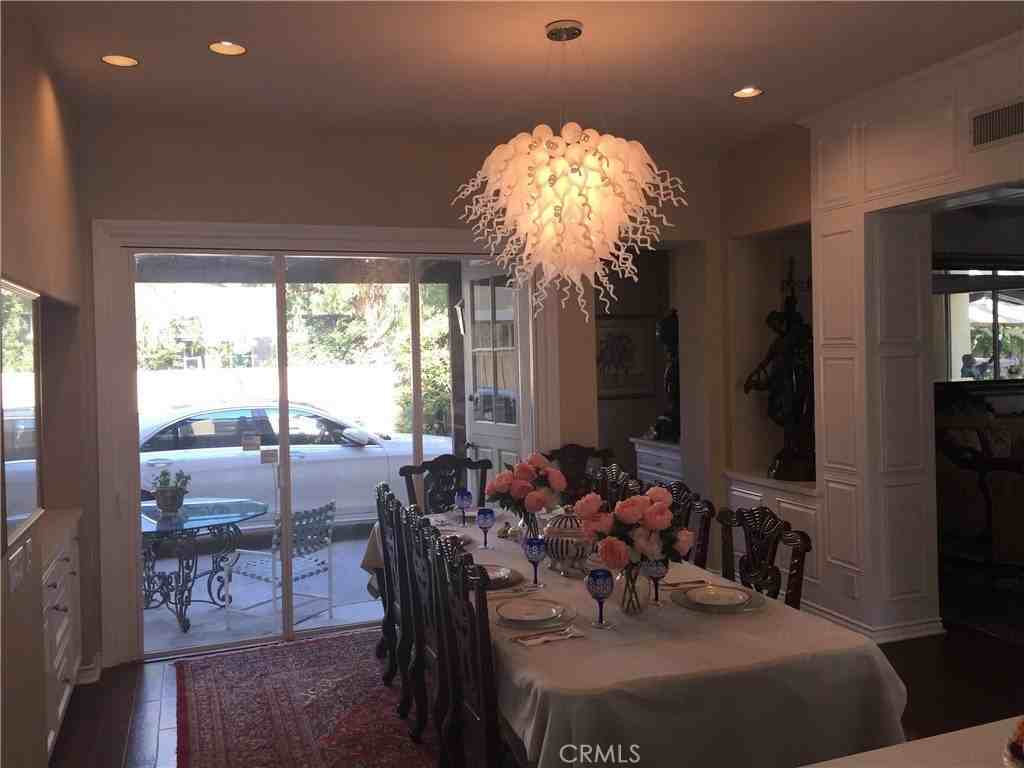 10715 Plumas Way - Photo 3 of 25