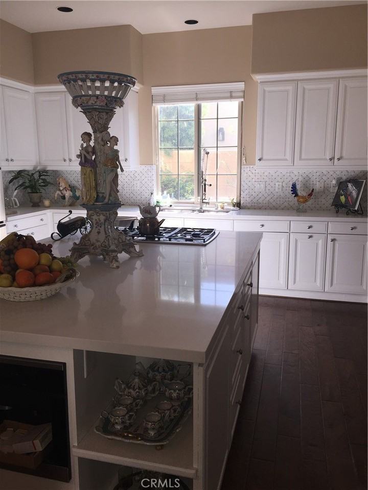 10715 Plumas Way - Photo 4 of 25