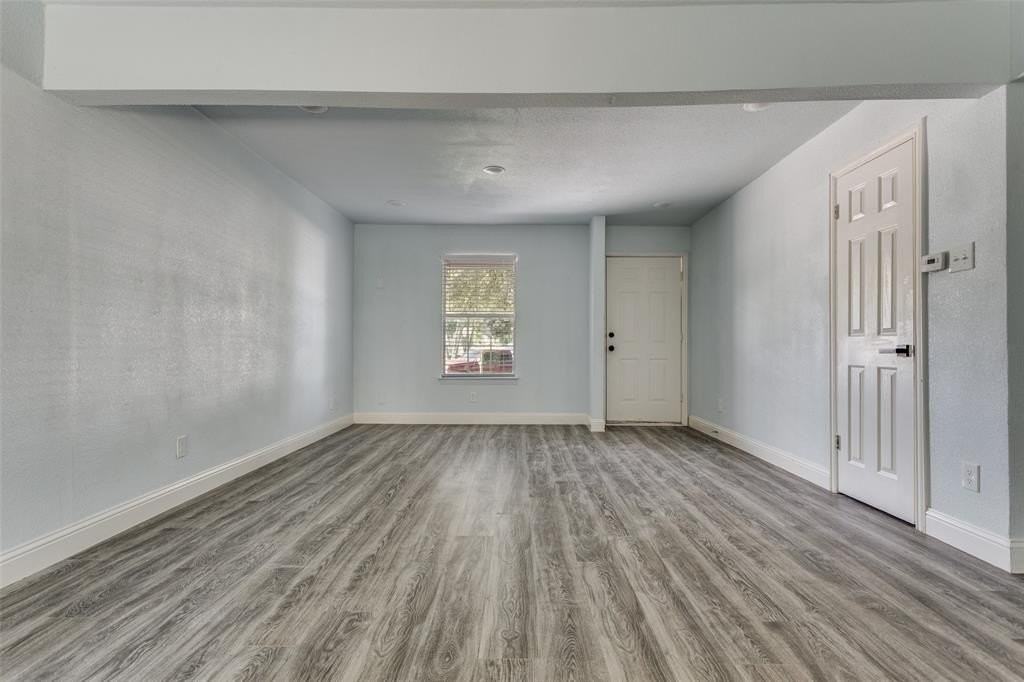 1602 Pilot Way - Photo 2 of 12