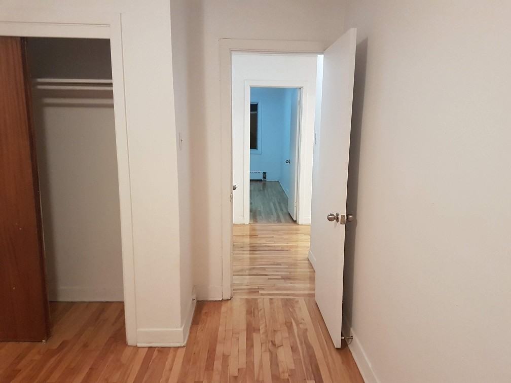 Rue Jean-Talon O & Av. Stuart #5 - Photo 7 of 12