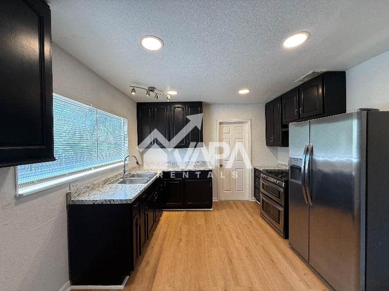 9418 Shields Dr - Photo 5 of 14