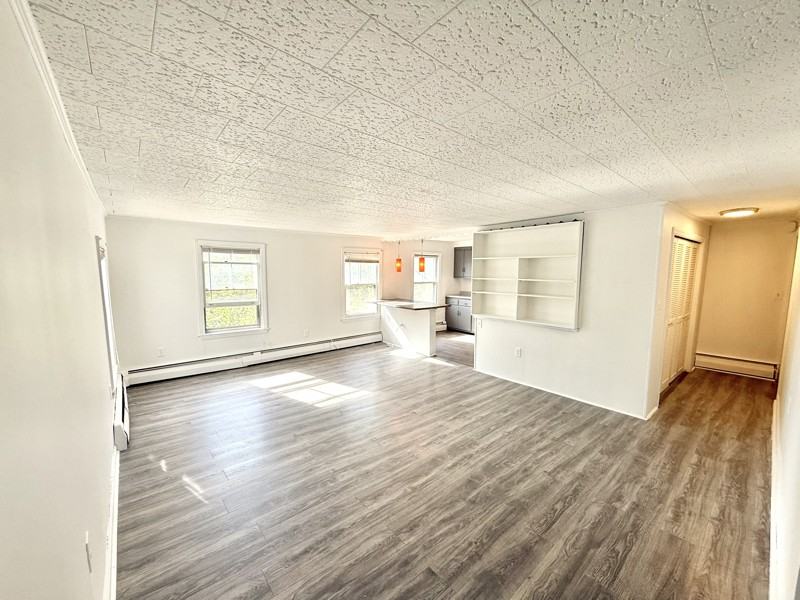54 4th St #2R - Photo 2 of 8