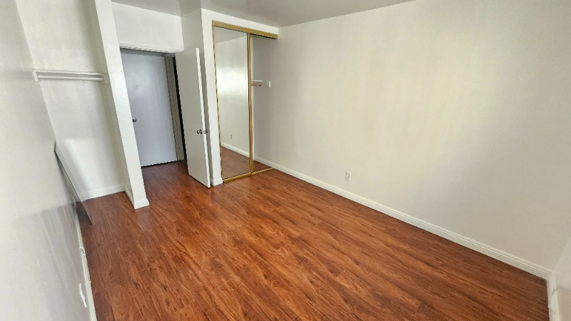 933 Gramercy Drive #4 - Photo 7 of 10