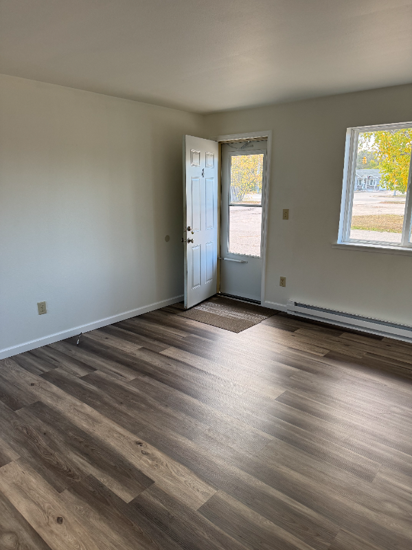 3850 N Shore Dr #4 - Photo 2 of 7