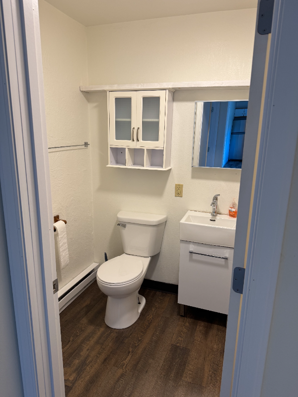 3850 N Shore Dr #4 - Photo 4 of 7