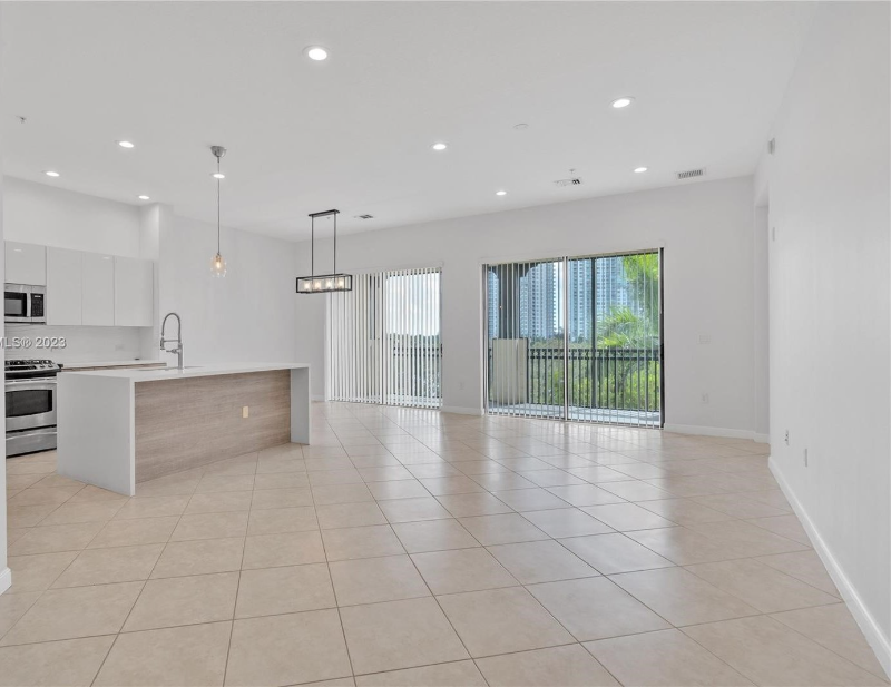 3055 Nw 126th Ave #2001 - Photo 2 of 20