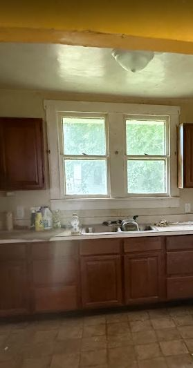 105 N Illinois St - Photo 4 of 8