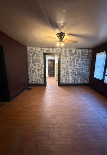 1344 Sedgwick St - Photo 2 of 6