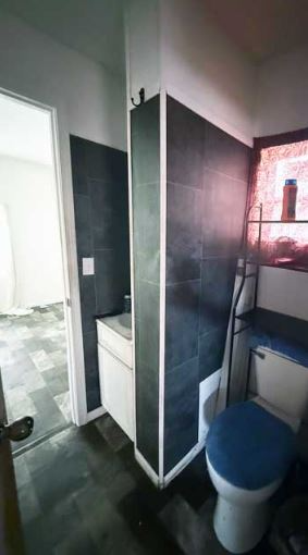 1160 N Summit Ave - Photo 4 of 6