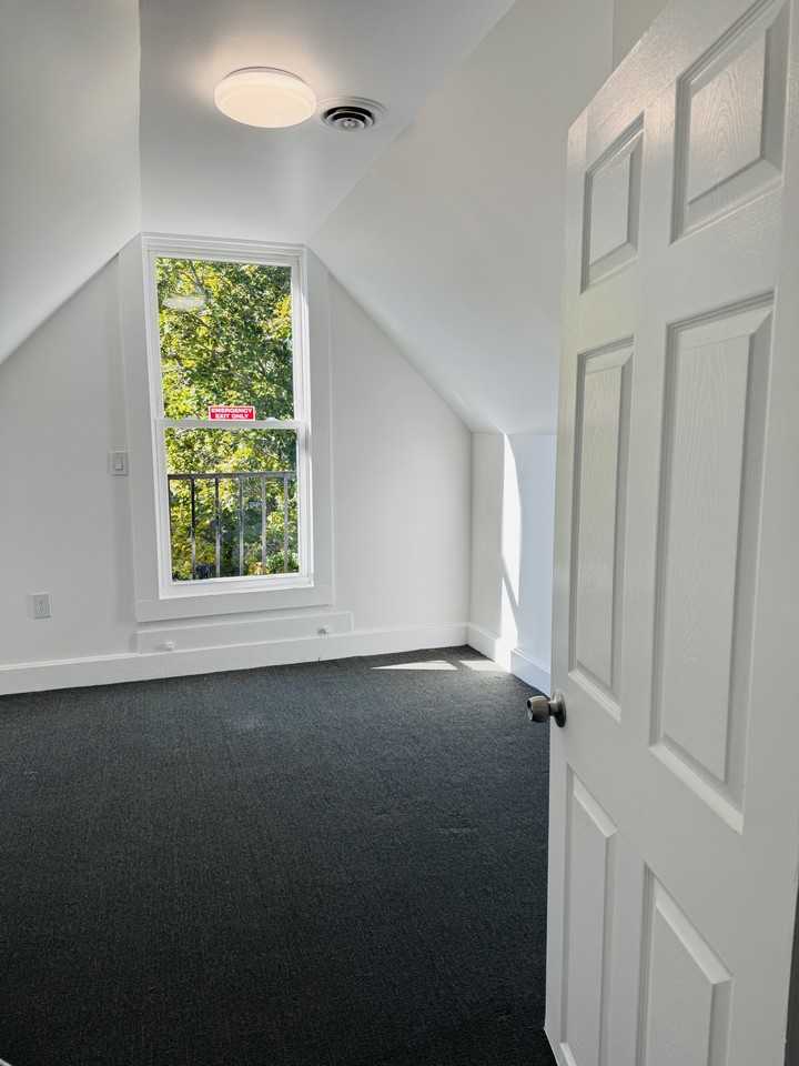 226 Sherman Ave #3 - Photo 7 of 9