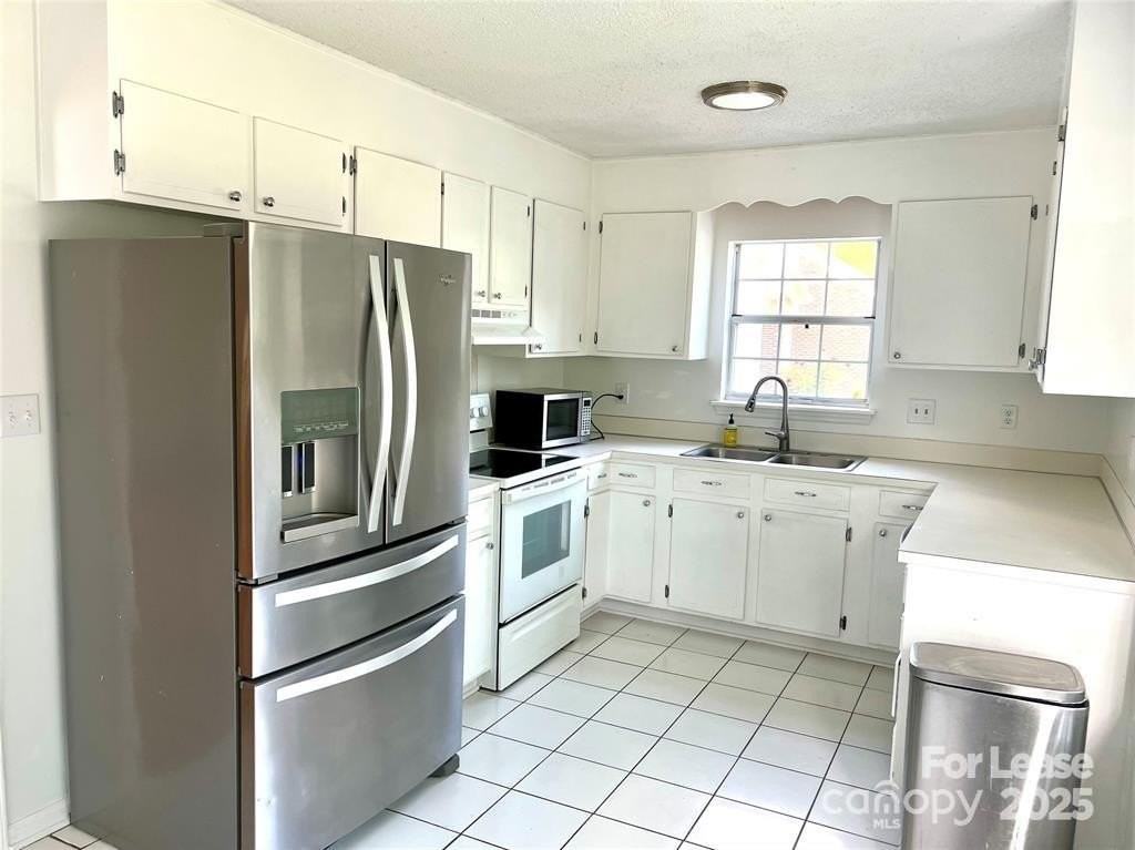 13714 Dawlish Ln - Photo 3 of 20