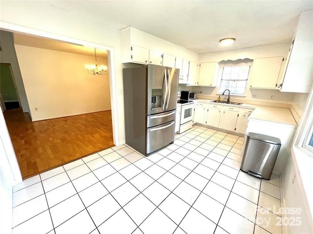 13714 Dawlish Ln - Photo 5 of 20