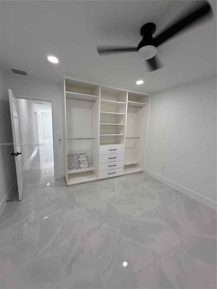 841 W 50th St #2 - Photo 2 of 12