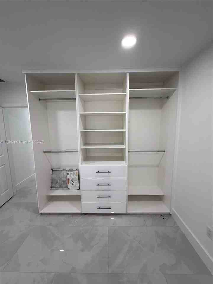 841 W 50th St #2 - Photo 6 of 12