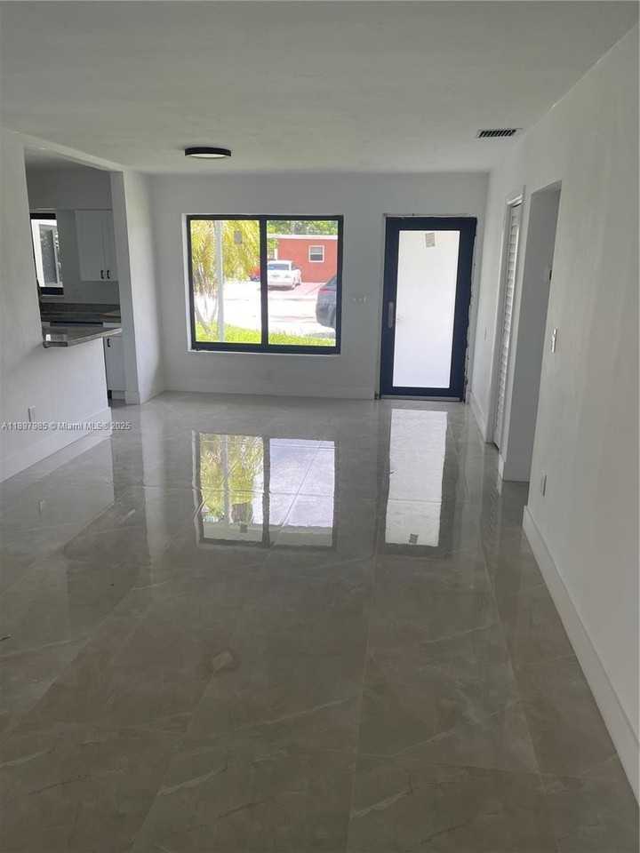 4310 Nw 182nd St #0 - Photo 4 of 12