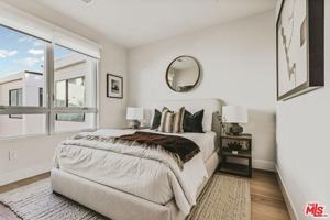 featured image of 3230 South Barrington Avenue