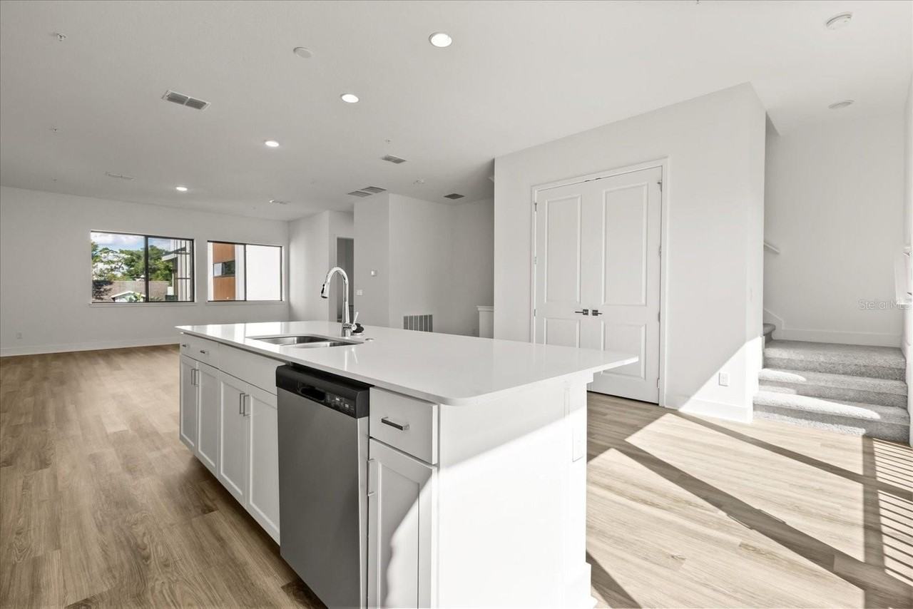 56 W Harding St #B - Photo 5 of 26