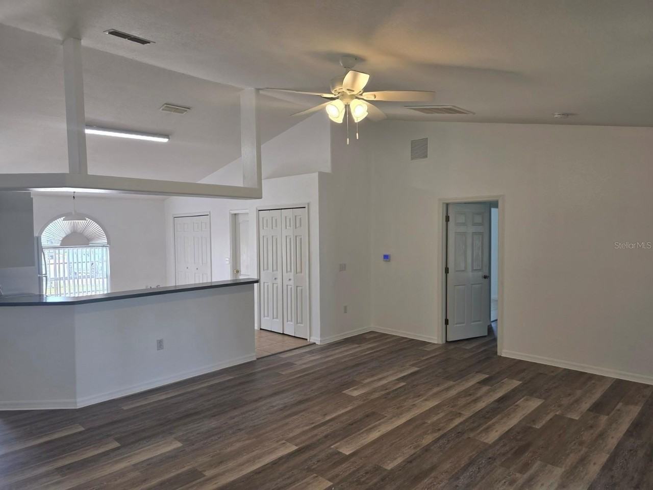 670 Reindeer Dr - Photo 5 of 14