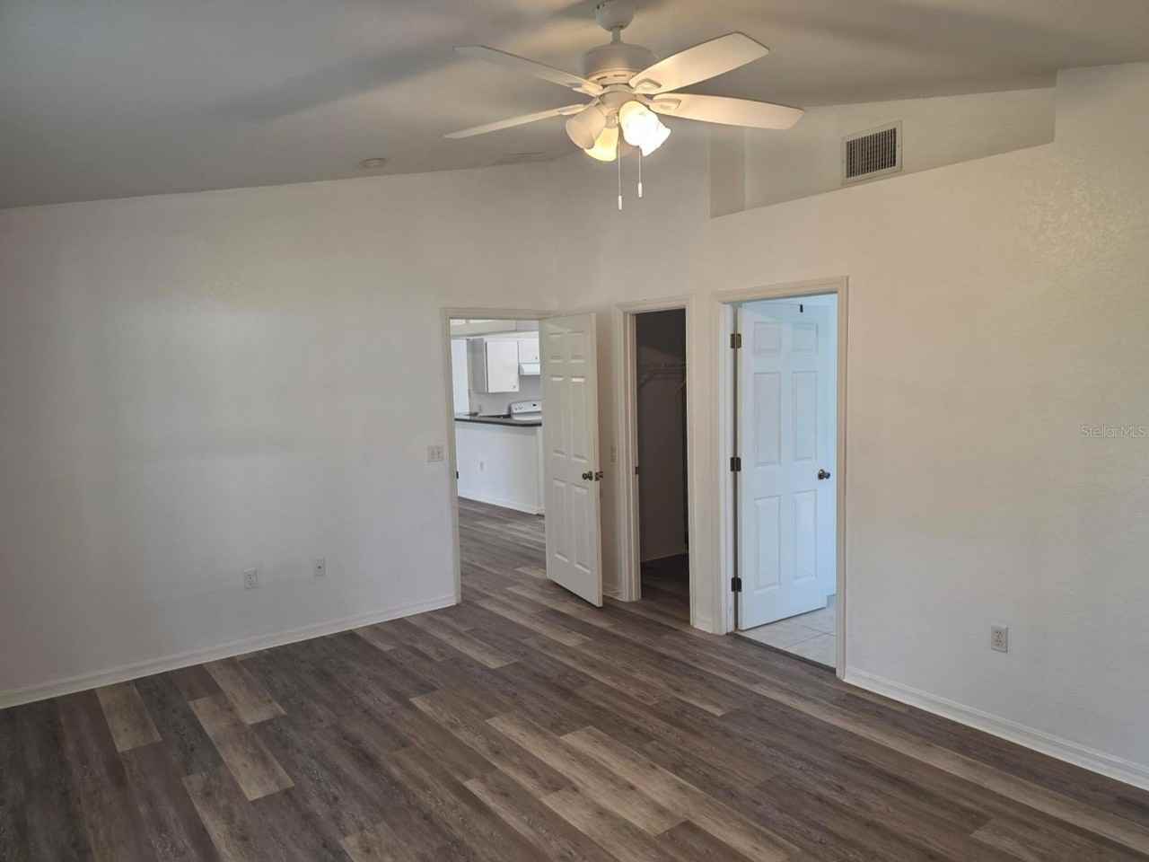 670 Reindeer Dr - Photo 7 of 14