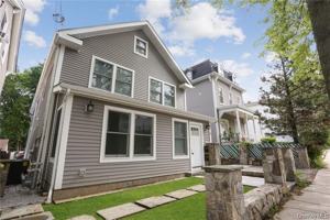 featured image of 11 Waller Ave