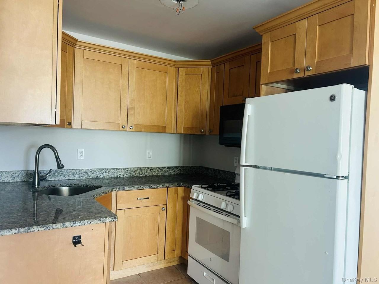 16 Schneider Ave #3 - Photo 2 of 8