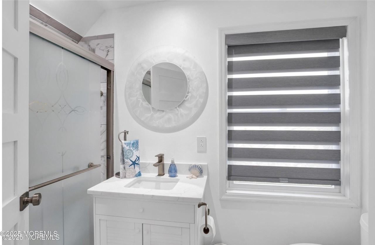 296 Alabama Ave - Photo 7 of 41