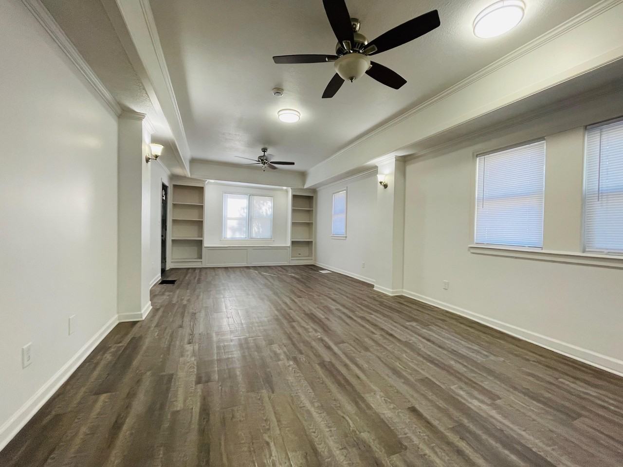 E Short Ave - Photo 2 of 4