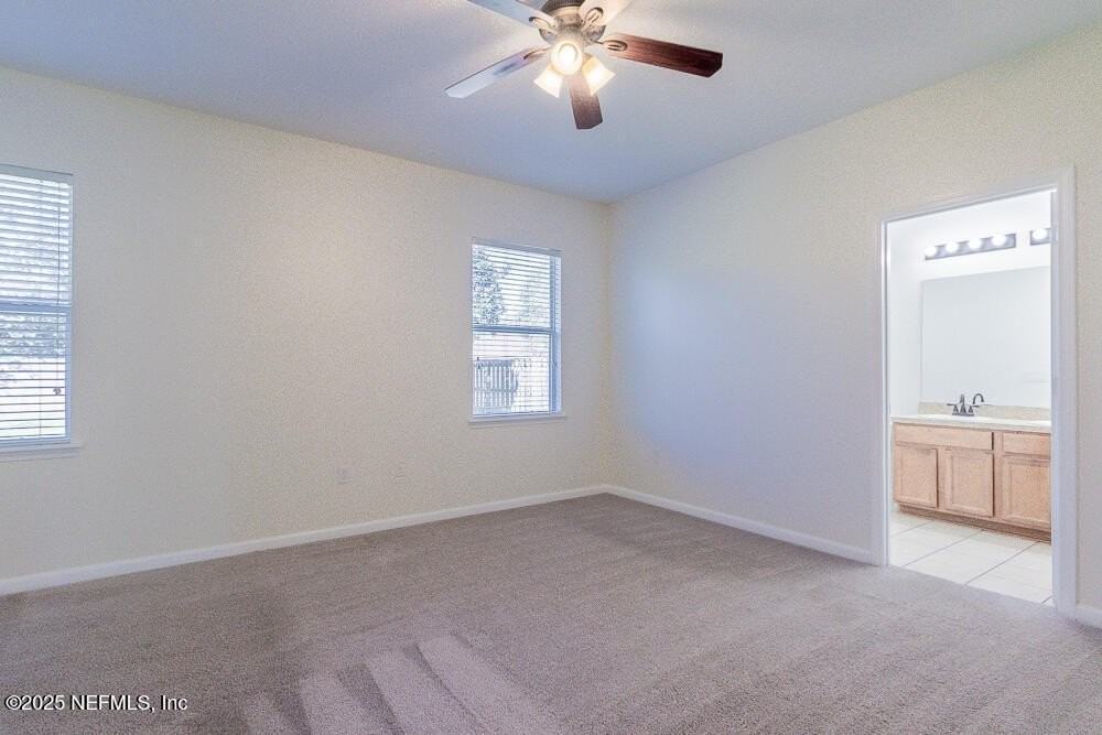 12001 Alexandra Dr - Photo 5 of 40