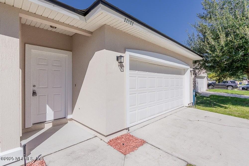 12001 Alexandra Dr - Photo 6 of 40