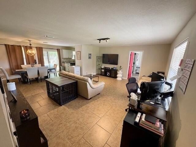 310 Wildwood St - Photo 4 of 16