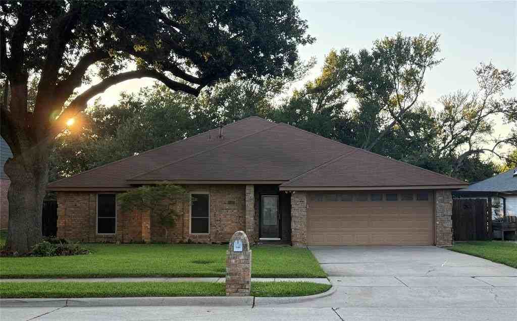 2182 Brady Dr - Photo 2 of 25