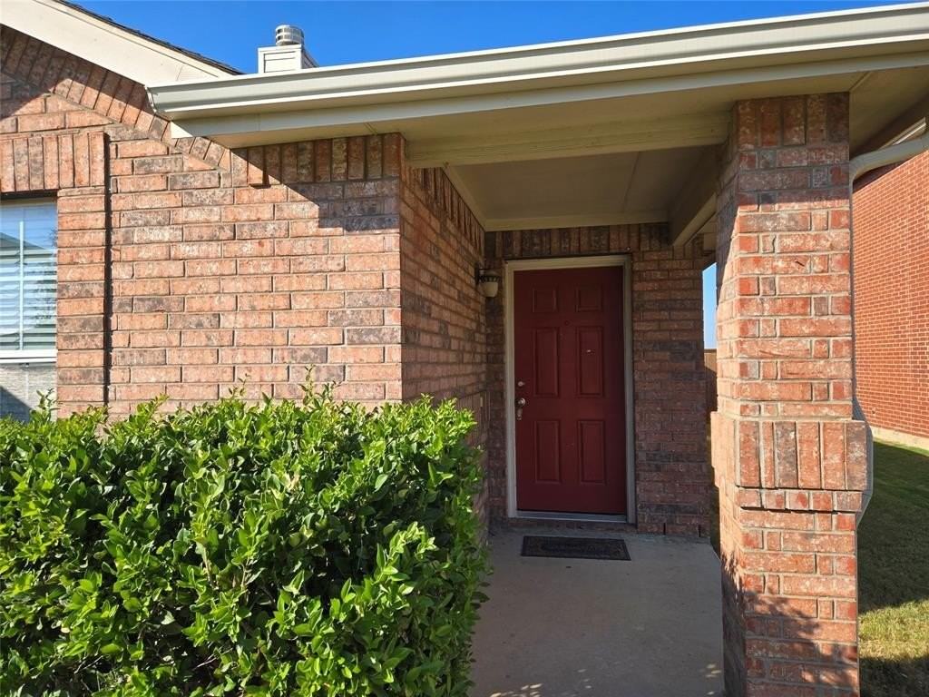 1513 Breeze Ln - Photo 3 of 30