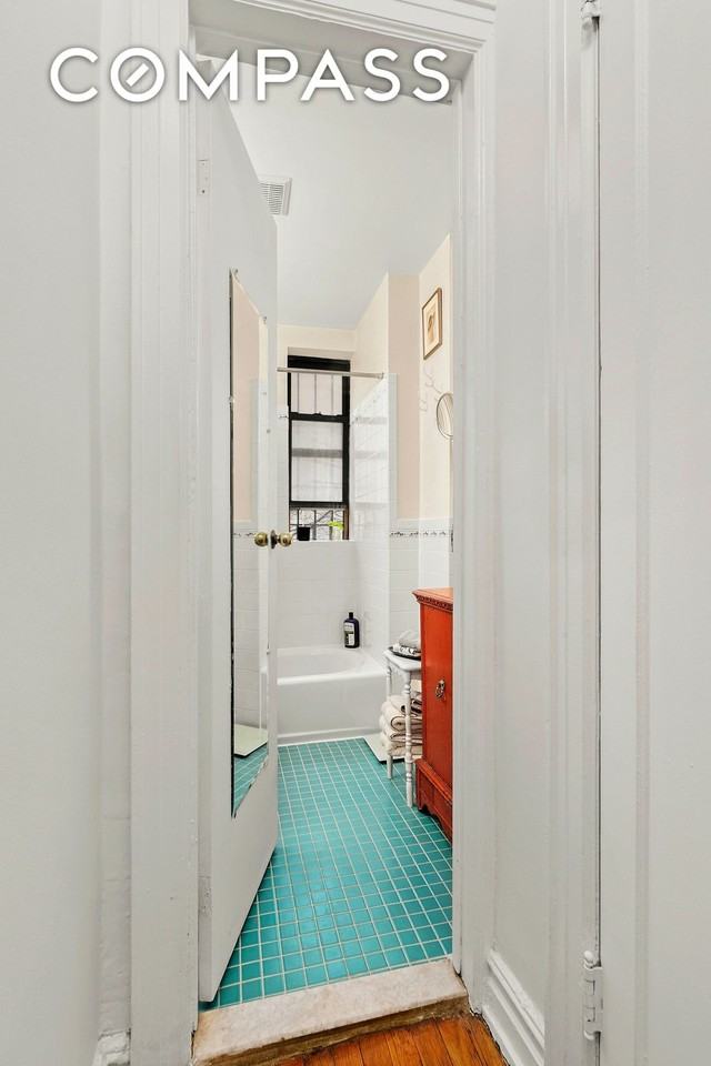 199 East 7th Street #4D - Photo 4 of 5