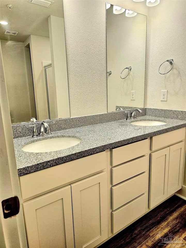 9460 Nature Creek Lane - Photo 5 of 10