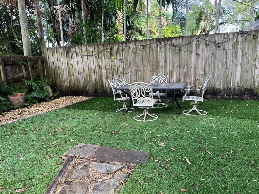 1602 Ne 1st Ave - Photo 2 of 14