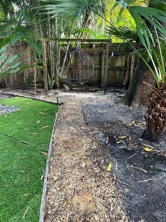 1602 Ne 1st Ave - Photo 3 of 14