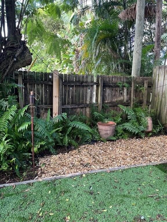 1602 Ne 1st Ave - Photo 5 of 14