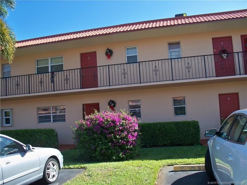 1939 Sw Palm City Rd Apt G #G - Photo 2 of 34