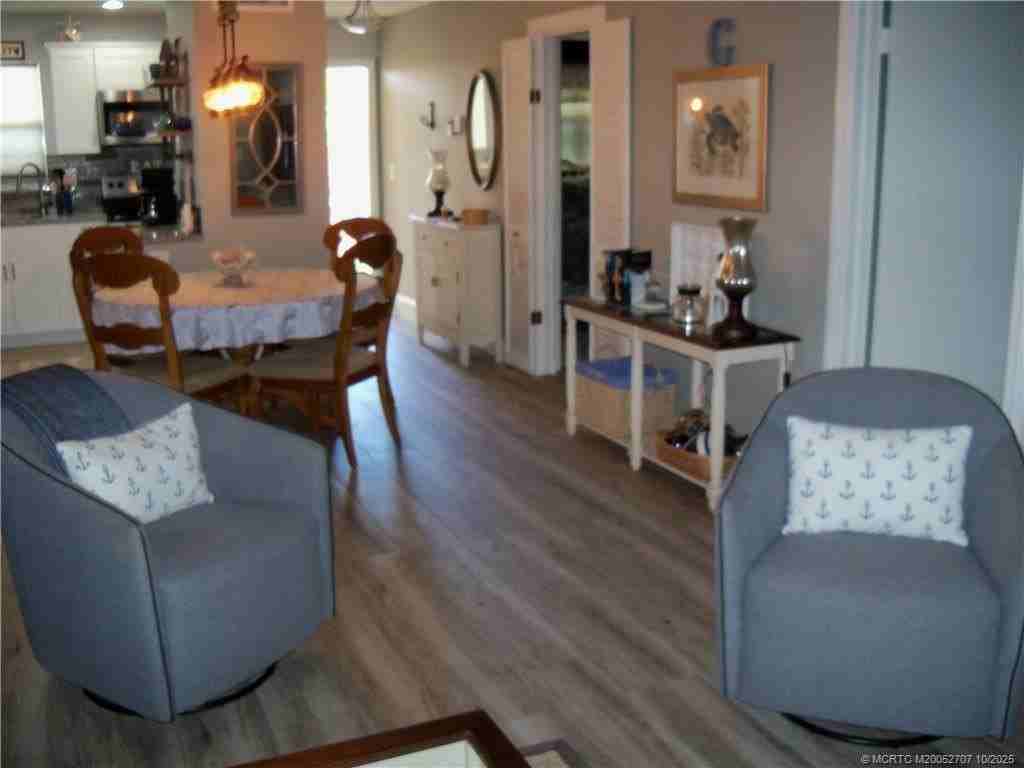 1939 Sw Palm City Rd Apt G #G - Photo 4 of 34