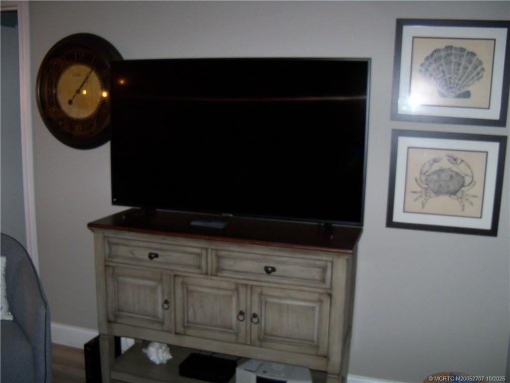 1939 Sw Palm City Rd Apt G #G - Photo 6 of 34