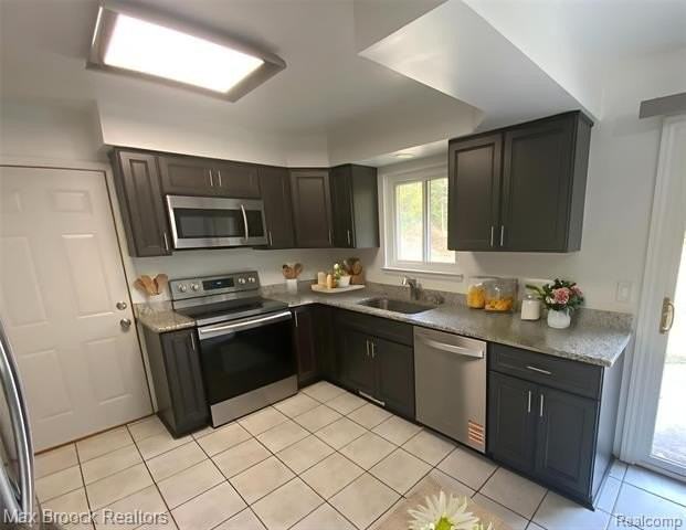 5715 Sunnycrest Dr - Photo 5 of 29