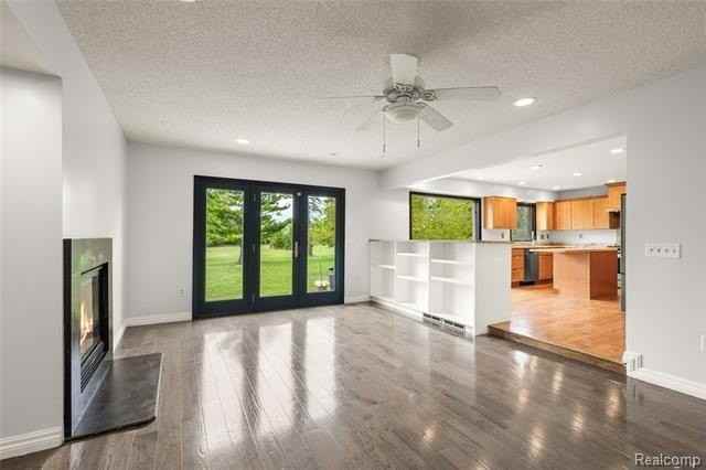 9325 N Ridge Rd - Photo 6 of 25