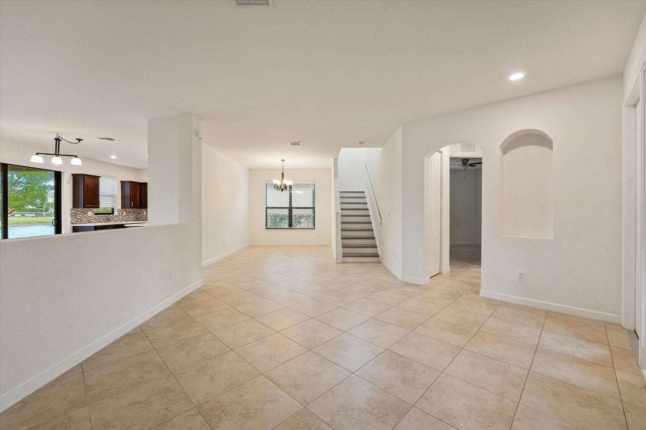 8903 Sea Chase Dr - Photo 6 of 33