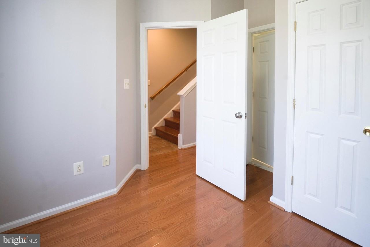 4281 S Capitol St Sw - Photo 4 of 50