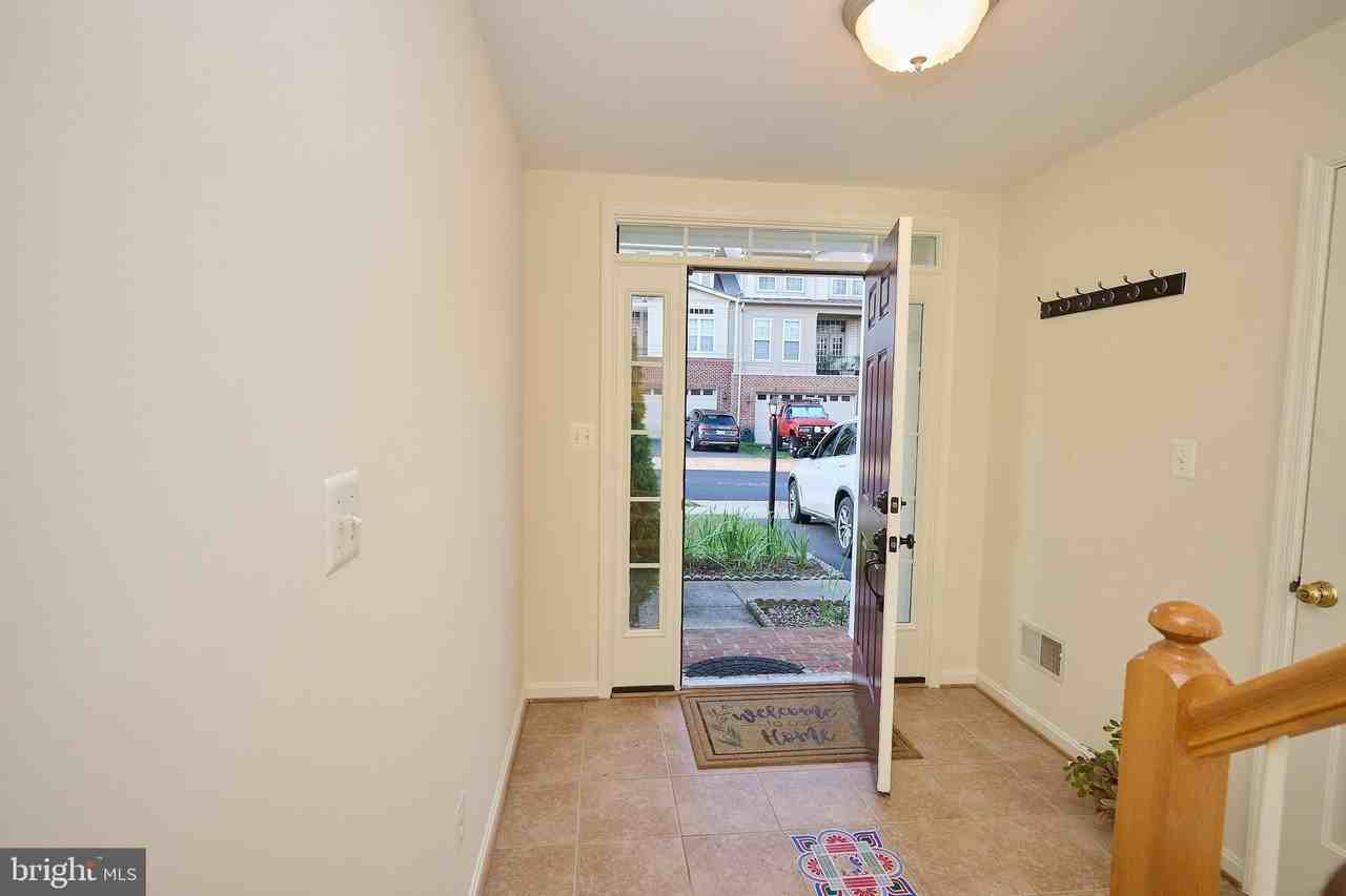 43259 Sunderleigh Sq - Photo 4 of 39